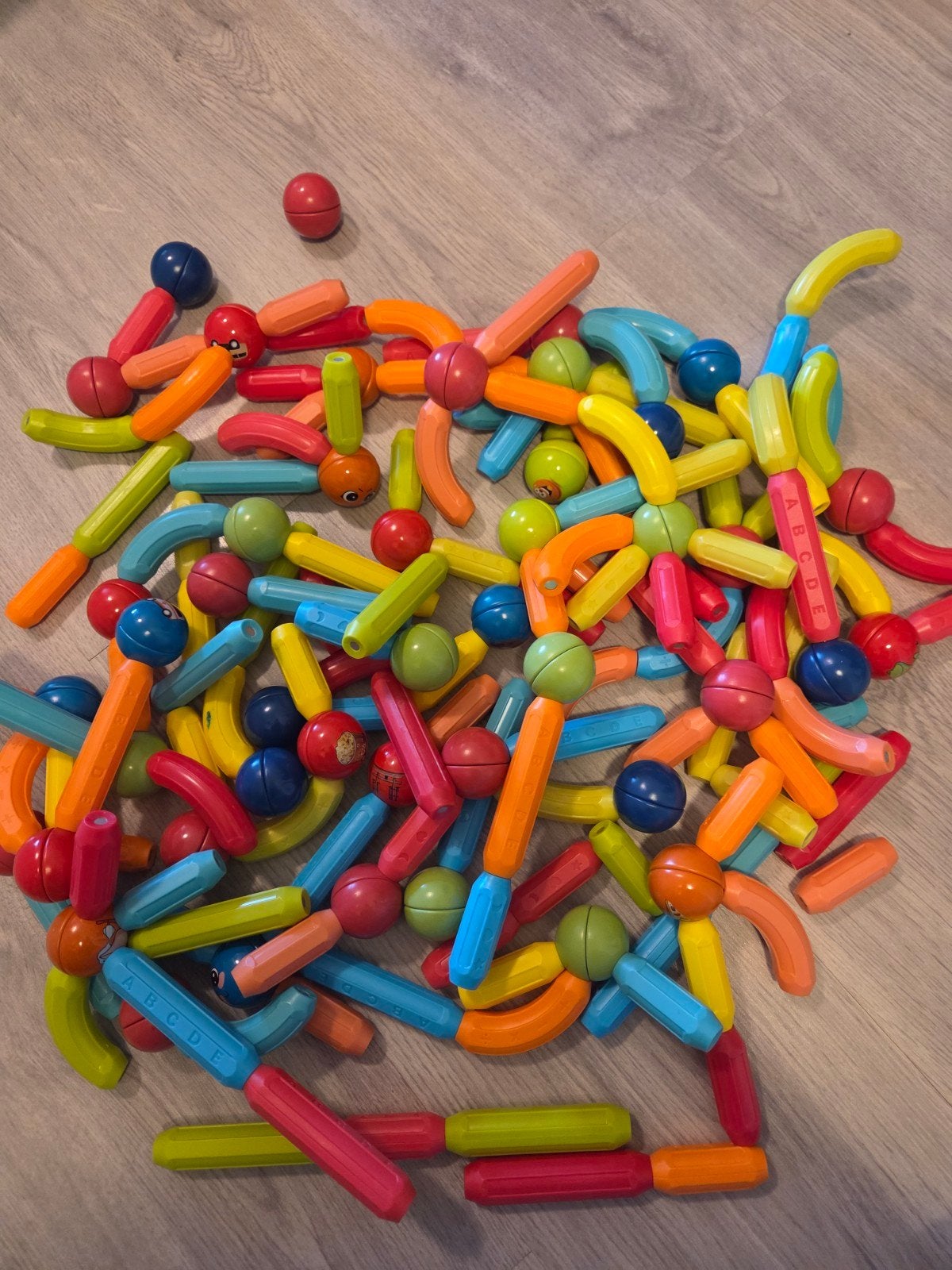 Magneet speelgoed, Kinderen en Baby's, Speelgoed | Bouwstenen, Ophalen, Zo goed als nieuw, Overige merken