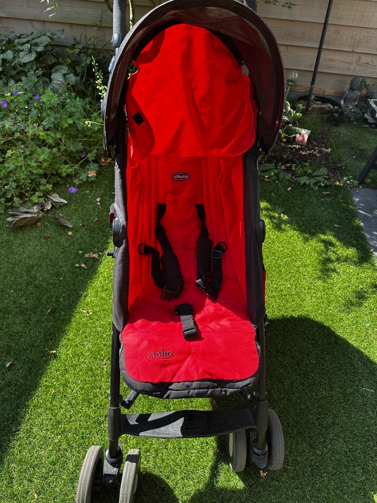 Chicco Echo buggy - Rood, Kinderen en Baby's, Buggy's, Ophalen of Verzenden, Gebruikt, Overige merken, Verstelbare rugleuning