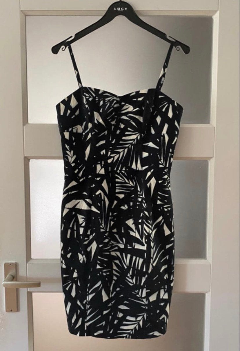 Mooie Nicowa jurkje - maat 36/38, Kleding | Dames, Zwart, Ophalen of Verzenden, Zo goed als nieuw, Knielengte