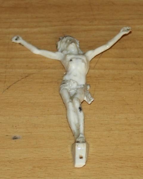 kunststof corpus   10,5 x 7 cm  93652, Verzamelen, Religie, Gebruikt, Christendom | Katholiek, Beeld(je), Ophalen of Verzenden