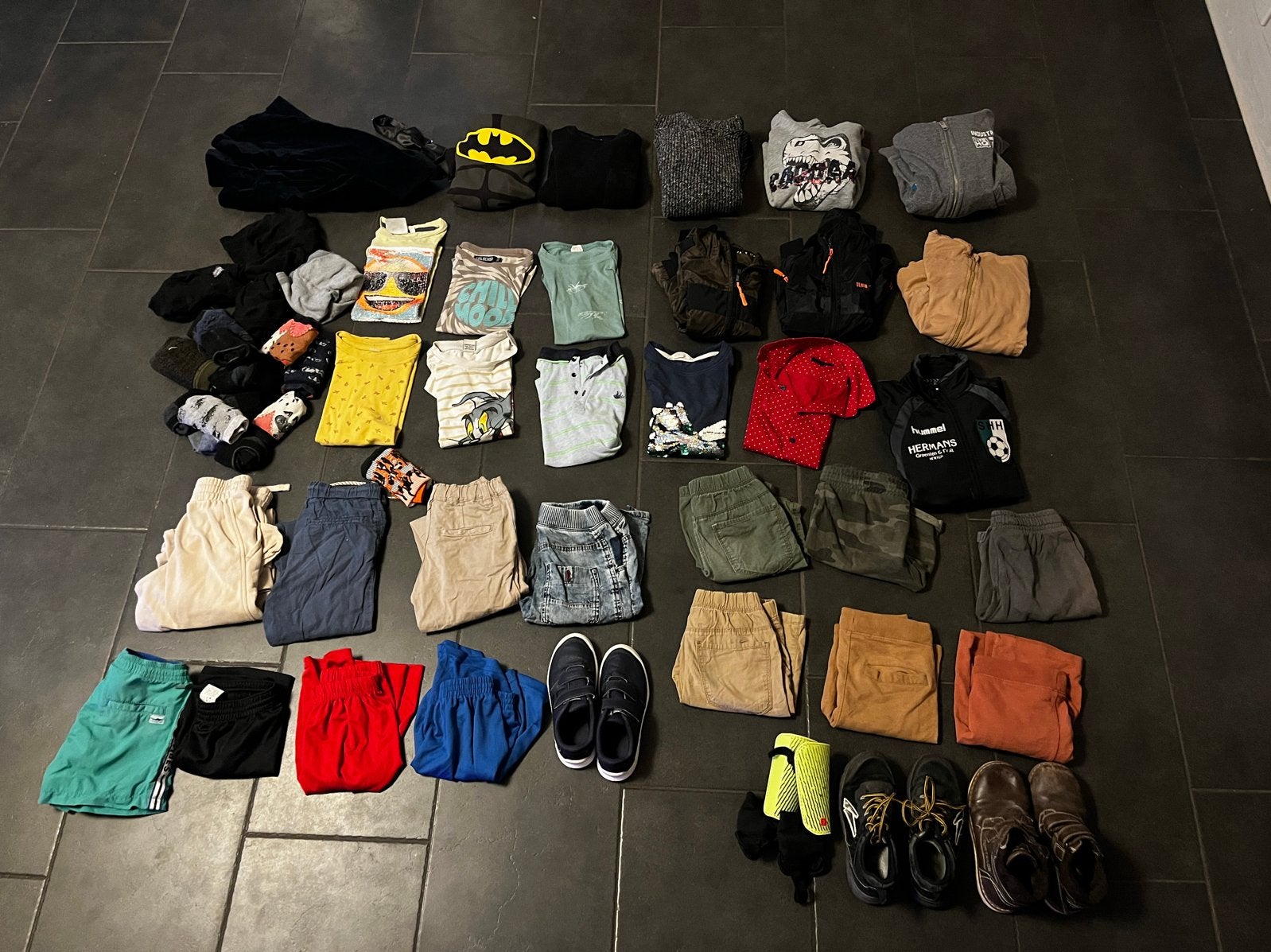 Groot kledingpakket voor jongens zomer & herfst - 122-128, Kinderen en Baby's, Kinderkleding | Overige, Ophalen of Verzenden, Zo goed als nieuw