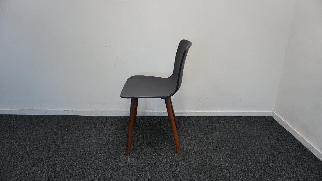 Vitra Hal Wood Stoel | Design stoelen | Eetkamerstoelen, Hout, Gebruikt, -, Zwart