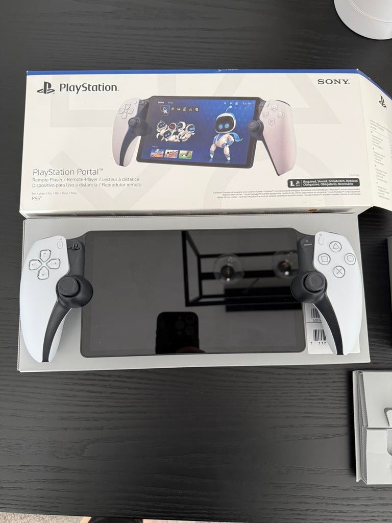 Playstation Portal, Spelcomputers en Games, Ophalen, Zo goed als nieuw