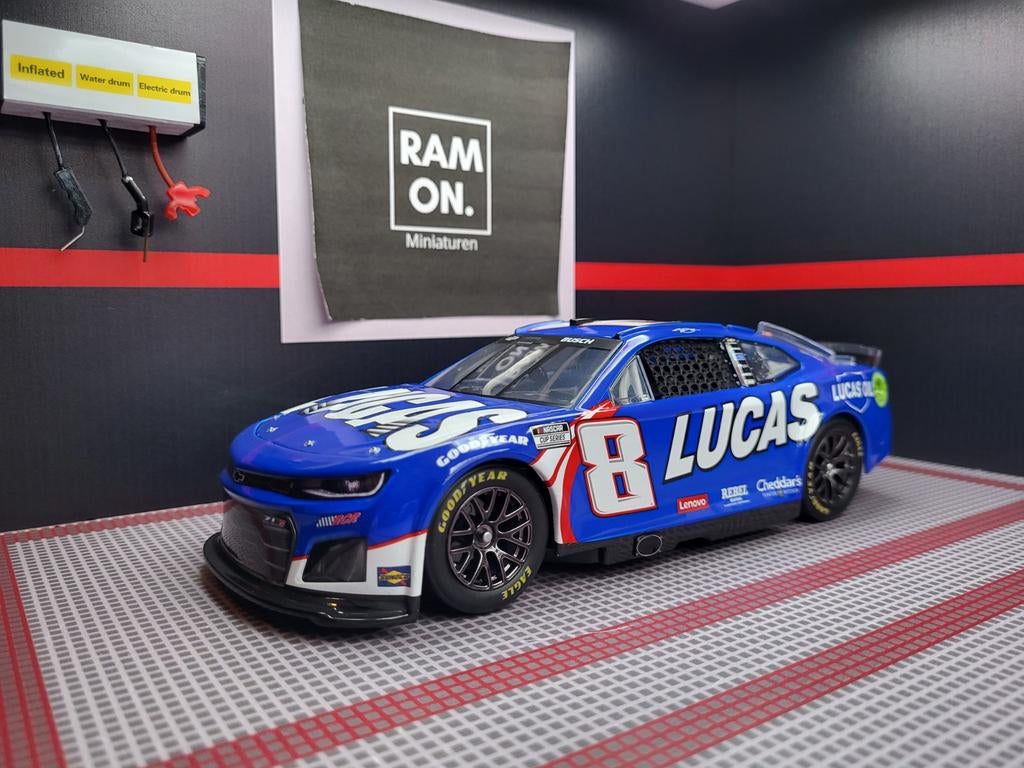 1/24 #8 Kyle Busch Lucas Oil 2024, Hobby en Vrije tijd, Modelauto's | 1:24, Ophalen of Verzenden, Zo goed als nieuw, Auto, Overige merken