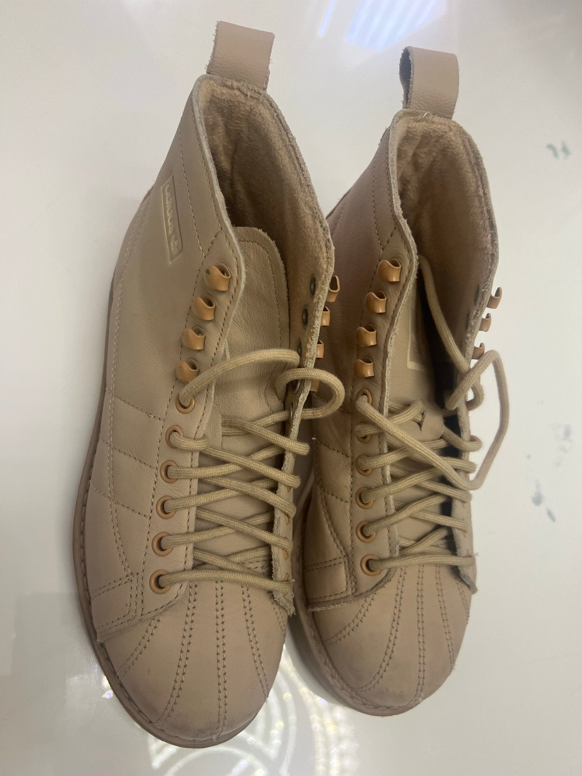 Adidas Superstar Winterlaarzen - Beige - Maat 36, Ophalen of Verzenden, Zo goed als nieuw, Beige, Lage of Enkellaarzen