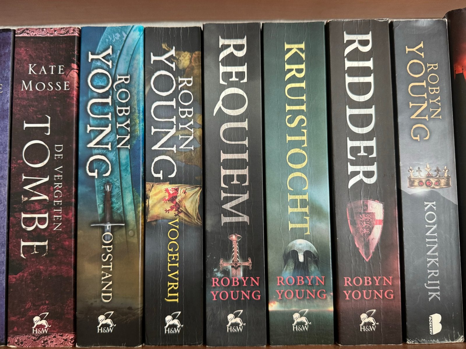 Robyn Young Boekenreeks: Opstand, Vogelvrij, Requiem, Kruist, Boeken, Ophalen, Zo goed als nieuw, Nederland