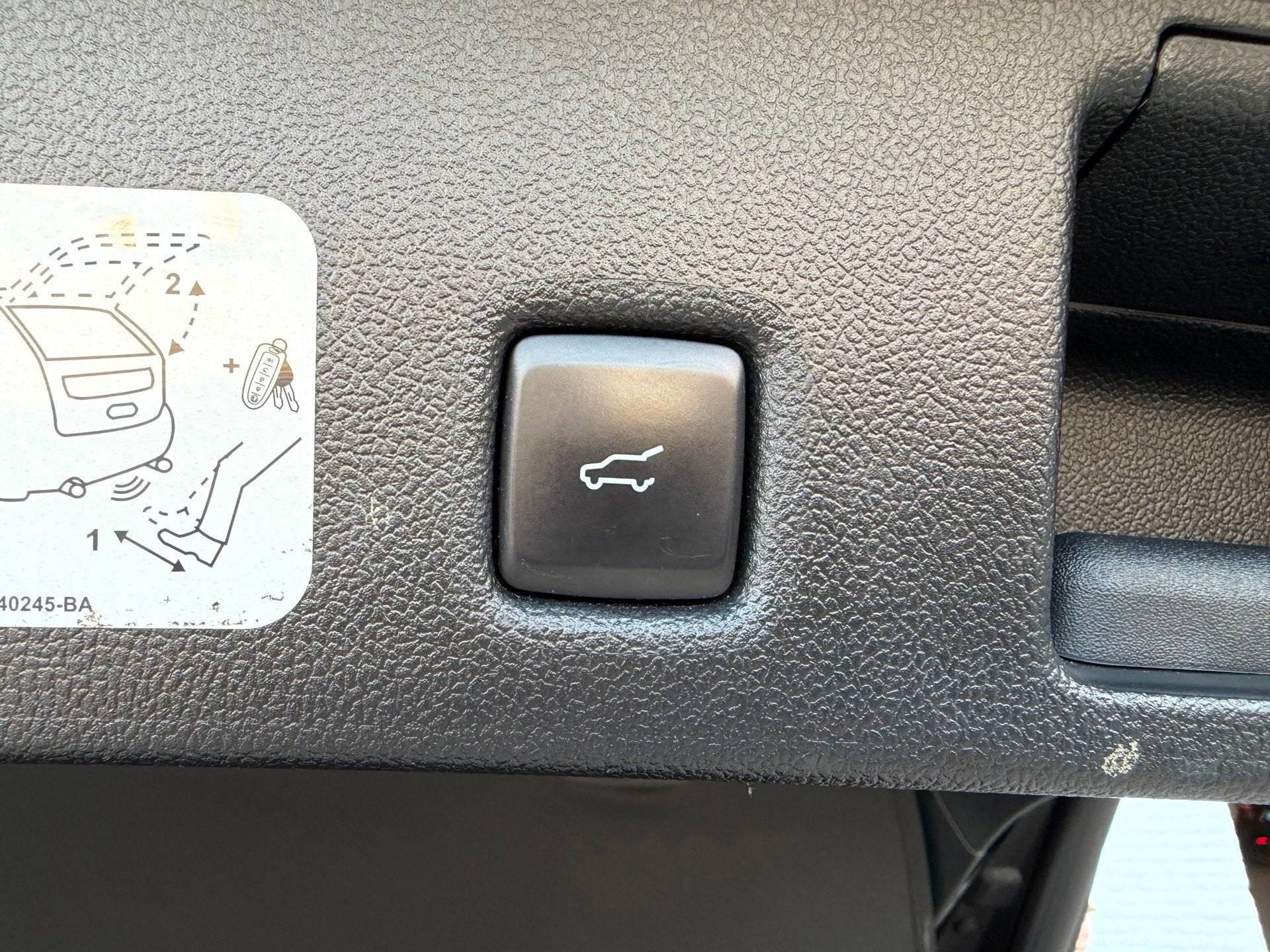 Foto 25 van Ford Kuga 2.5 PHEV ST-Line X PANO l TREKHAAK l ACC l 20''!