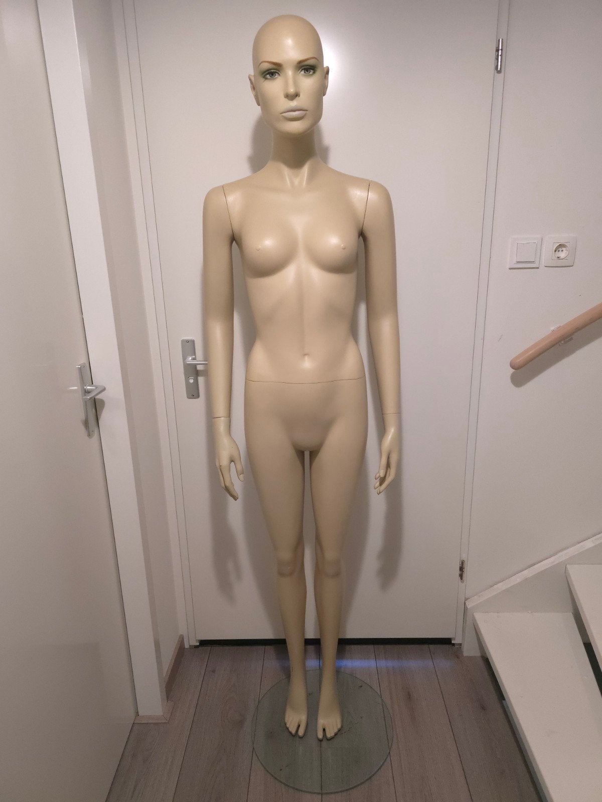Etalagepop paspop mannequin vrouw op standaard, Hobby en Vrije tijd, Naaien en Fournituren, Ophalen, Gebruikt, Paspop