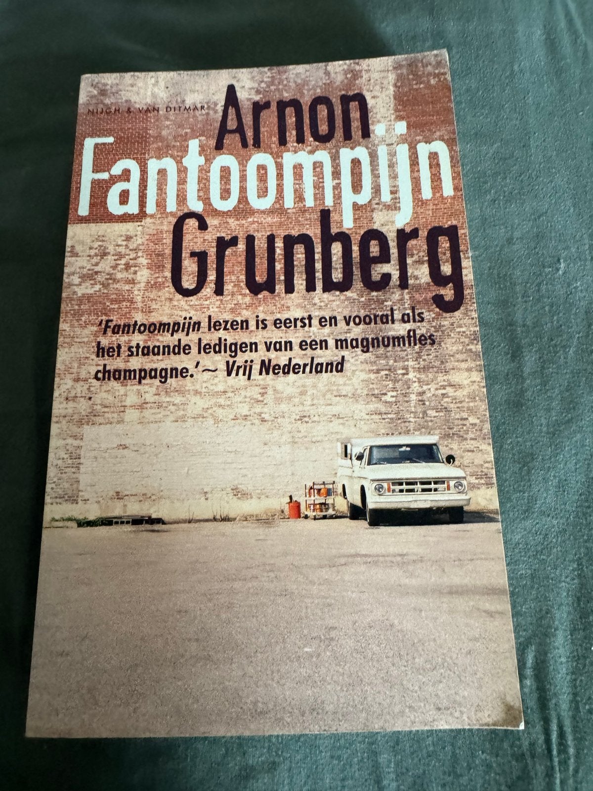 Arnon Grunberg - Fantoompijn (Boek), Ophalen of Verzenden, Gelezen, Nederland