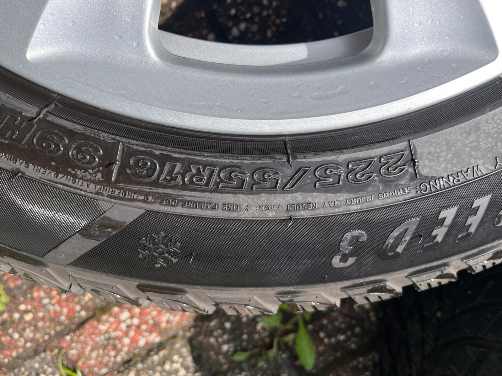 4. Audivelgen met winterbanden 225/55/R16/99H