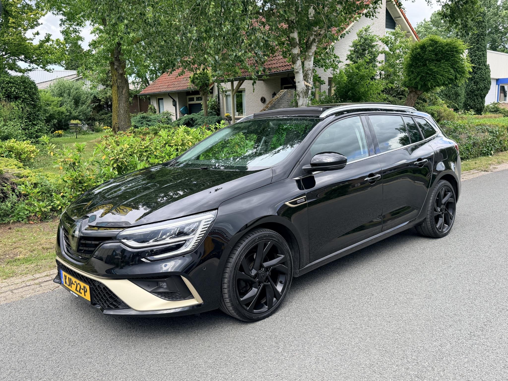 Renault Mégane Estate 1.6 E-Tech Plug-In Hybrid 160PK•Pan, Gebruikt, 4 cilinders, 1573 kg, Zwart