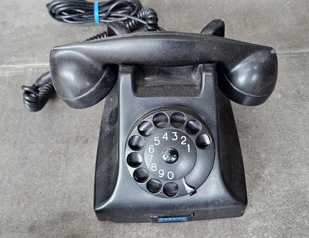 Bakkeliet telefoon, Ophalen, Gebruikt, Met draaischijf