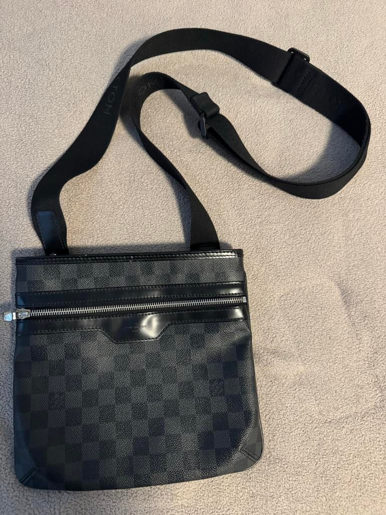 Louis Vuitton Schoudertas Heren - Origineel, Sieraden, Tassen en Uiterlijk, Tassen | Schoudertassen, Ophalen, Gebruikt, Zwart