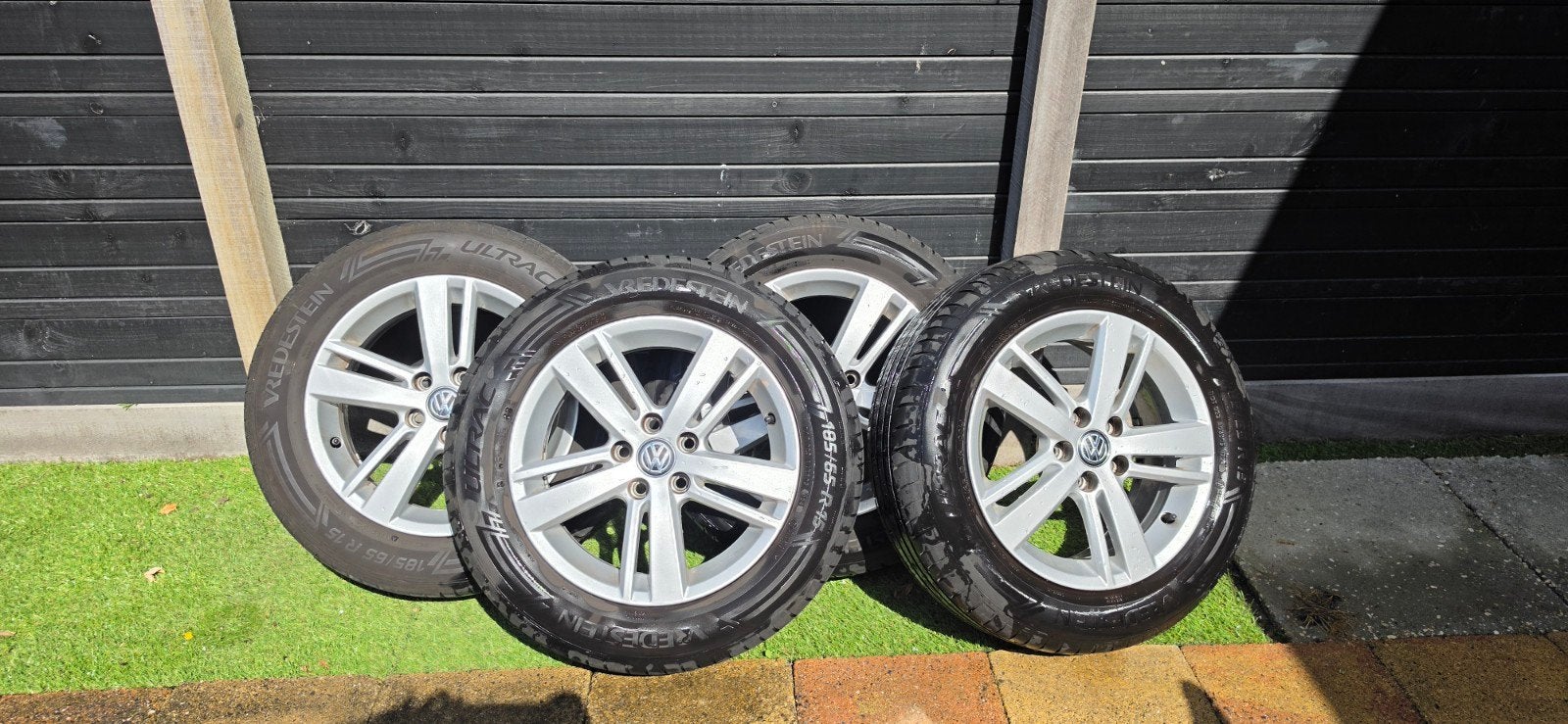 Vredestein Ultrac zomer banden op VW velgen 185/65 R15, Auto-onderdelen, Banden en Velgen, Ophalen, Gebruikt, 15 inch, Banden en Velgen