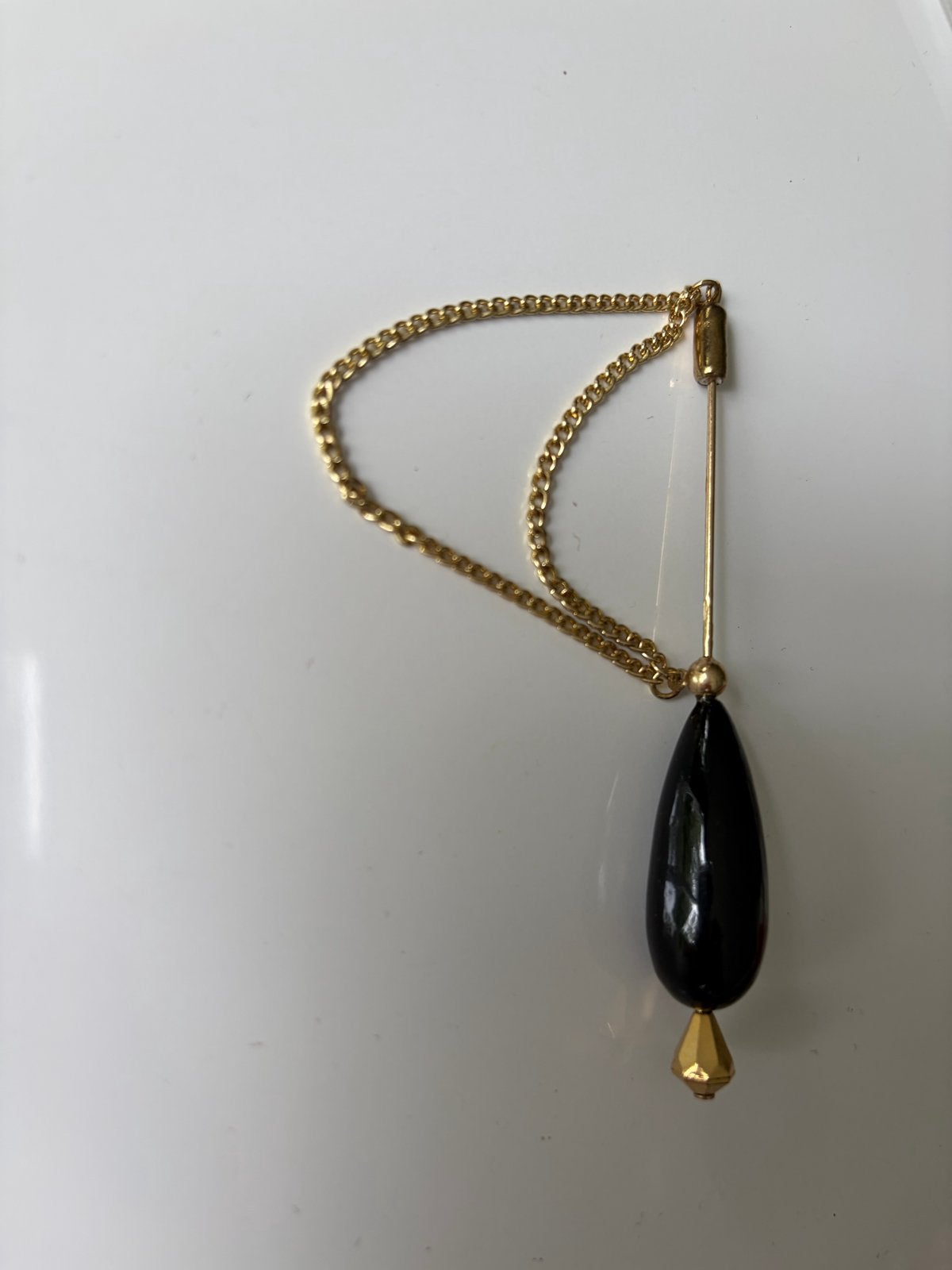 Elegante Hoedenspeld / Reversspeld met Zwarte Steen en Goudk, Overige materialen, 4 tot 7 cm, Zwart, Ophalen of Verzenden