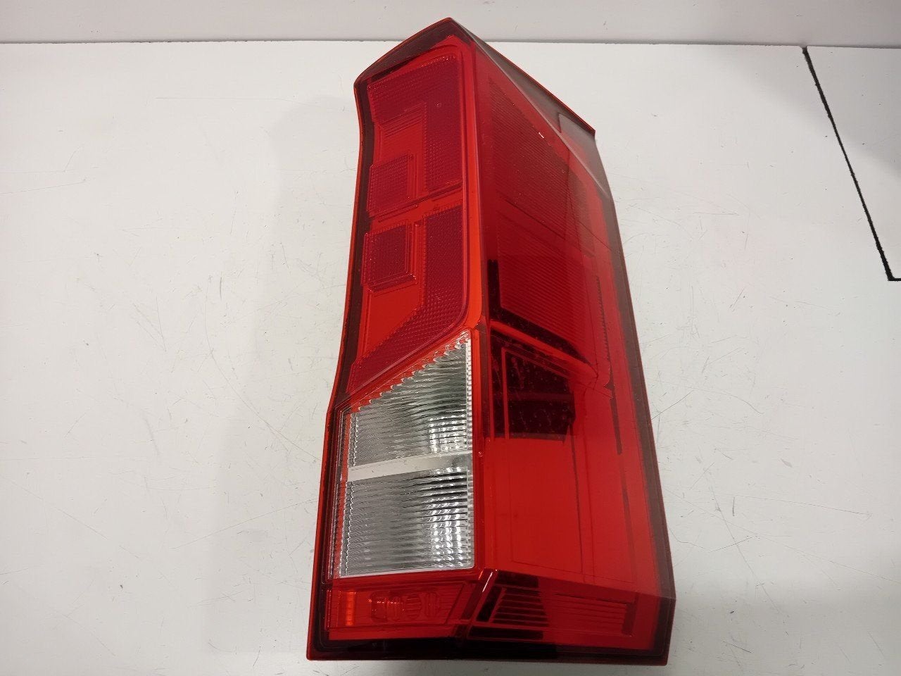 Achterlicht carrosserie rechts Volkswagen Crafter, Auto-onderdelen, Verlichting, Onderdelen@venauto.nl, Van der Ven Autorecycling B.V.