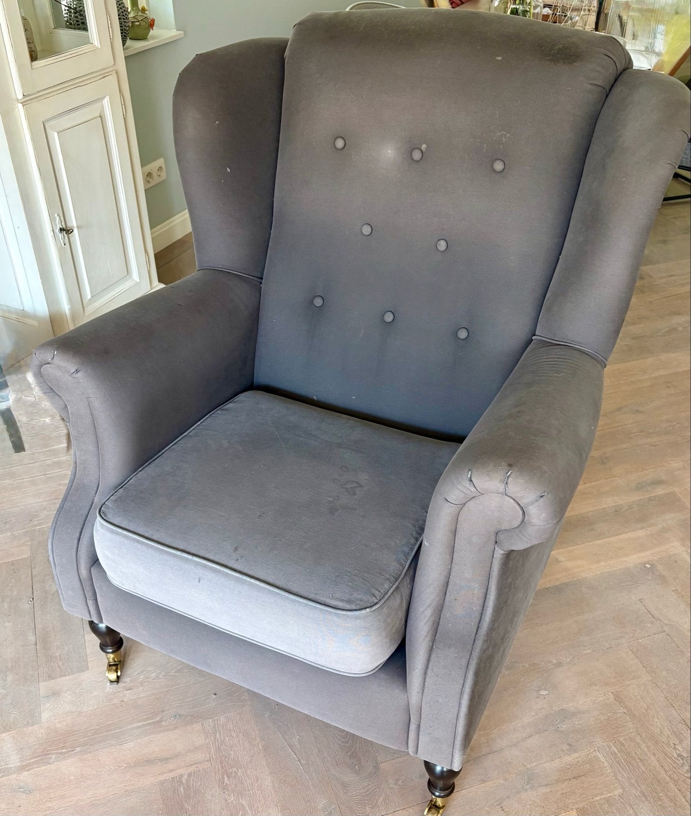 Opknapper oorfauteuil met gebruikssporen, Ophalen, Gebruikt, Eén, Stof