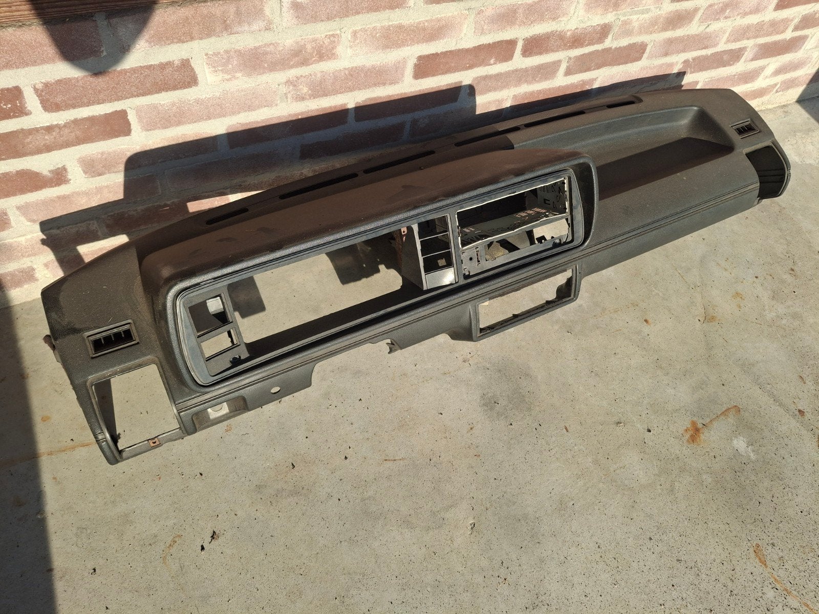 Dashboard VW Golf 1 / Caddy 1 / Jetta 1 (161857007), Ophalen of Verzenden, Gebruikt, Audi