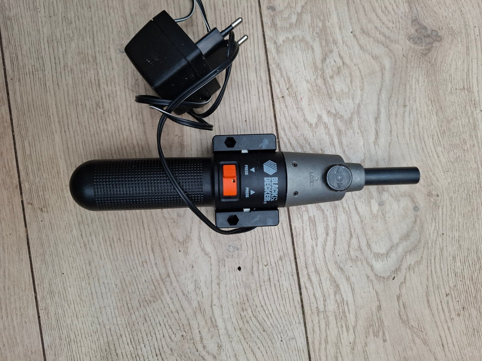 Black & Decker Boormachine met Oplader, Ophalen of Verzenden, Gebruikt, Minder dan 400 watt, Boormachine