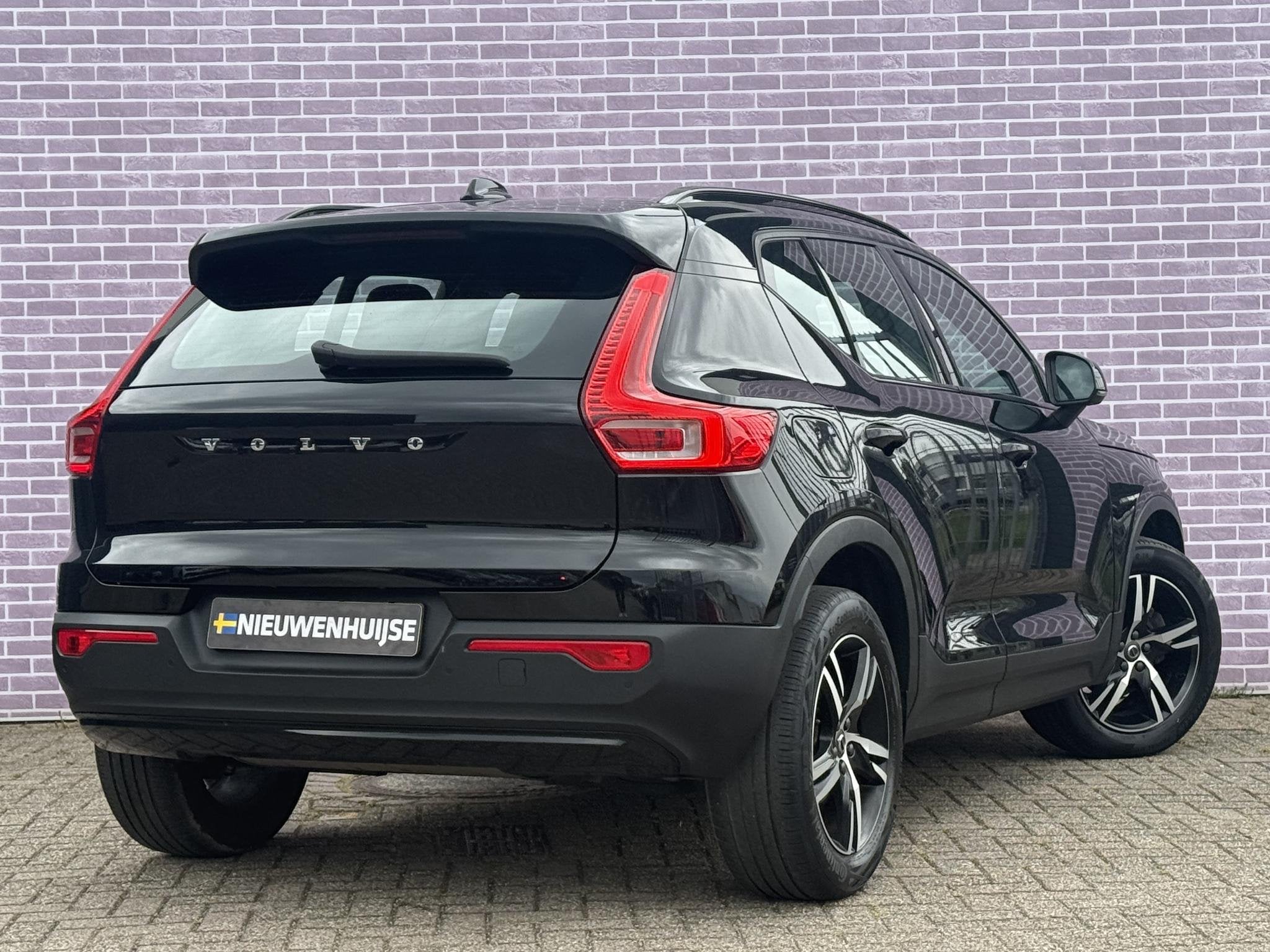 Volvo XC40 1.5 T2 R-Design | Stoel/stuur verwarming | Apple, Gebruikt, Euro 6, 129 pk, Leder en Stof
