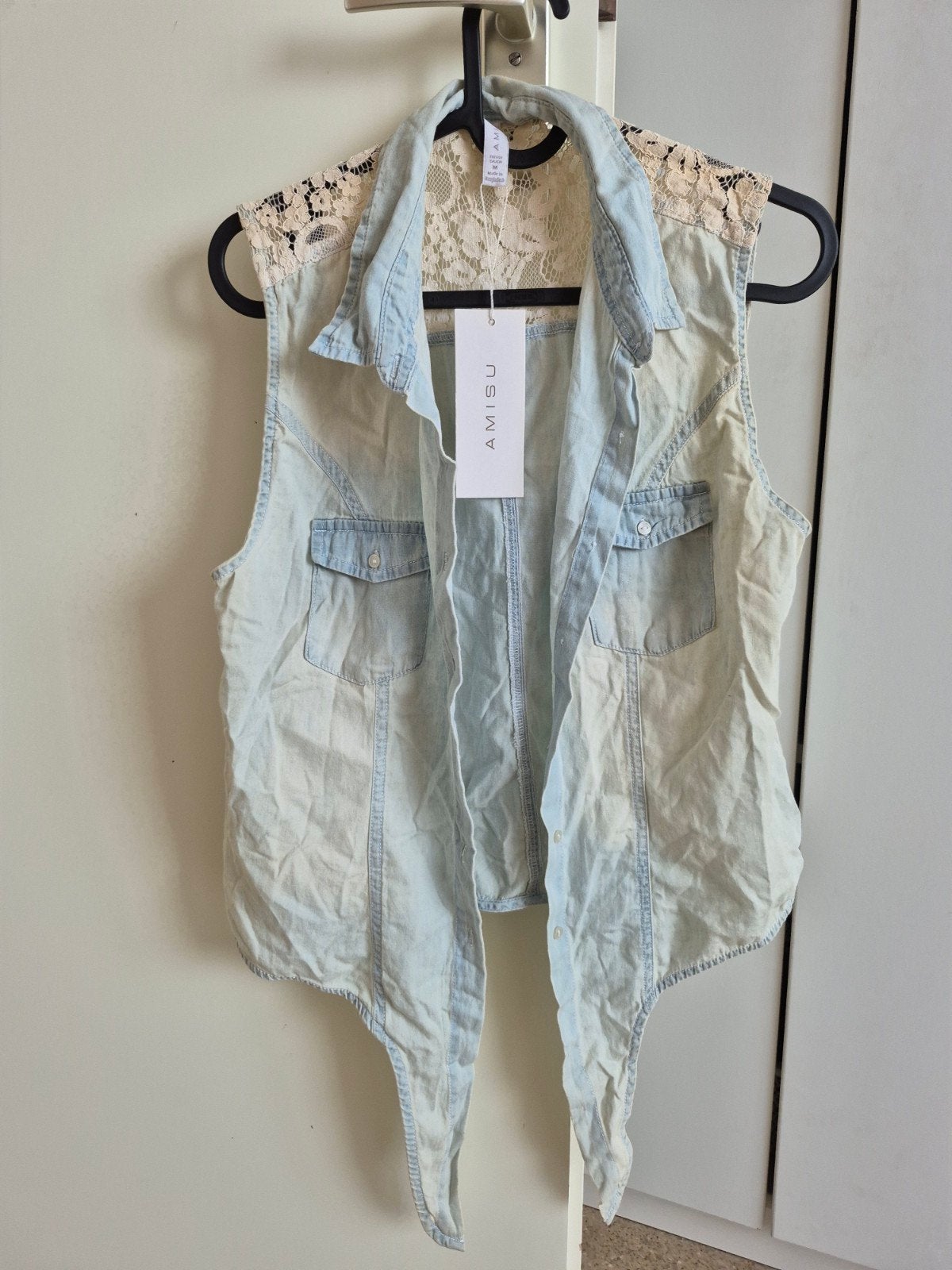 Amisu denim top met kant, maat M, Maat 38/40 (M), Blauw, Nieuw, Ophalen of Verzenden