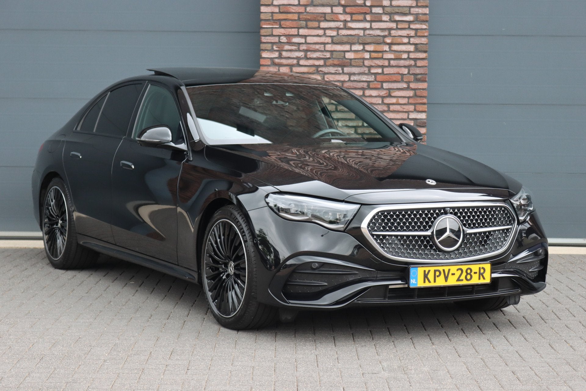 Mercedes-Benz E-Klasse 400 e 4MATIC AMG Line | Luchtvering |, Gebruikt, 4 cilinders, Bedrijf, Vierwielaandrijving