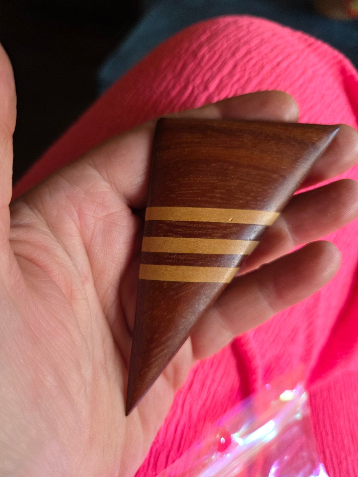 Vintage houten broche met streepjes, Overige materialen, 4 tot 7 cm, Gebruikt, Bruin