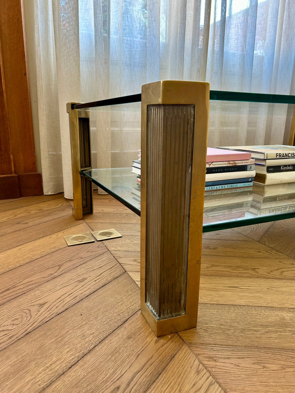 Peter Ghyczy - heavy brass & glass coffee table (for books!), Huis en Inrichting, Gebruikt, Midcentury, hollywood regency, brutalist