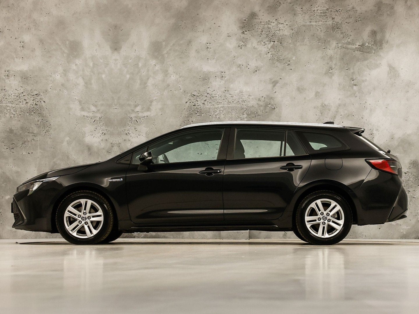 Toyota Corolla 1.8 Hybrid Sport Automaat (APPLE CARPLAY, 1e, Gebruikt, 4 cilinders, Corolla, Origineel Nederlands