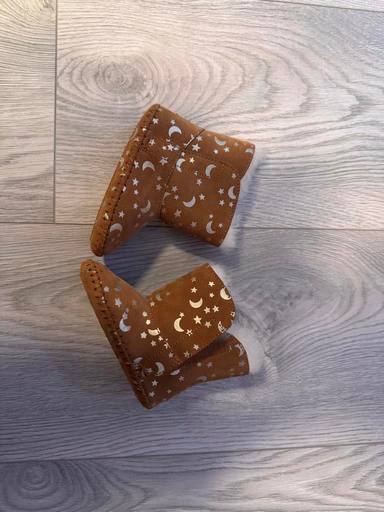 Ugg baby laarsjes maat 20.5, Kinderen en Baby's, Ophalen of Verzenden, Gebruikt, Jongen of Meisje, Laarzen