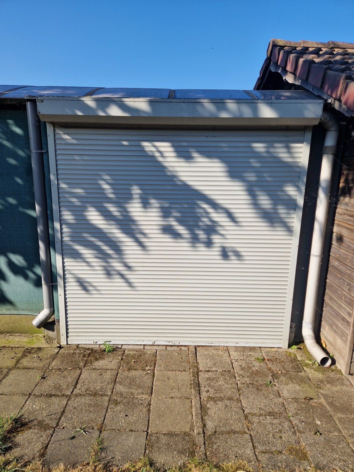 Rolluik voor garage of schuur, Doe-het-zelf en Verbouw, Rolluiken, Ophalen, Gebruikt, 200 cm of meer, Wit