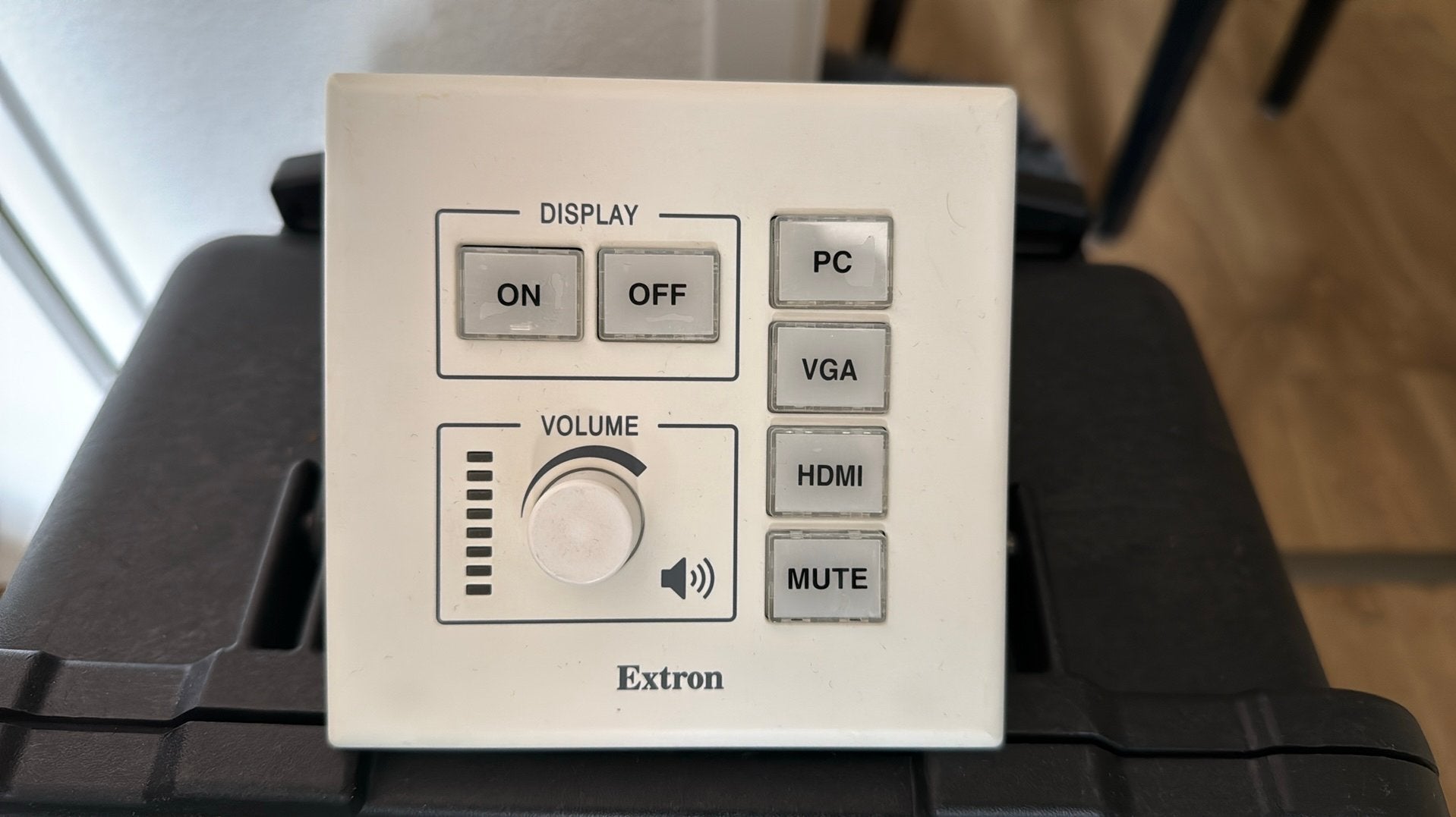 Extron MLC100 plus, 3 beschikbaar, Ophalen of Verzenden, Gebruikt