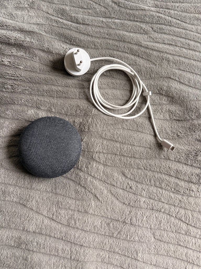 Google Home Mini 1e generatie Coral met adapter, Overige merken, Gebruikt, Overige typen, Ophalen of Verzenden