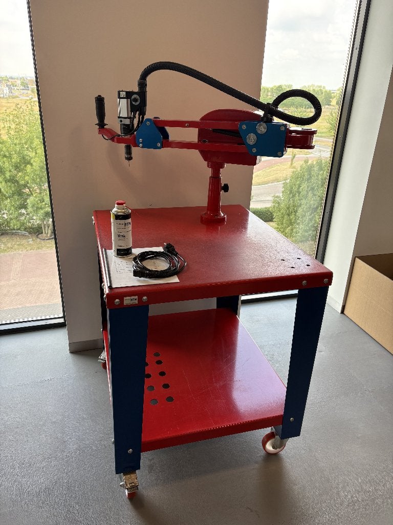Volumec sniper SNP400 elektrische taparm met werktafel, Ophalen, Gebruikt