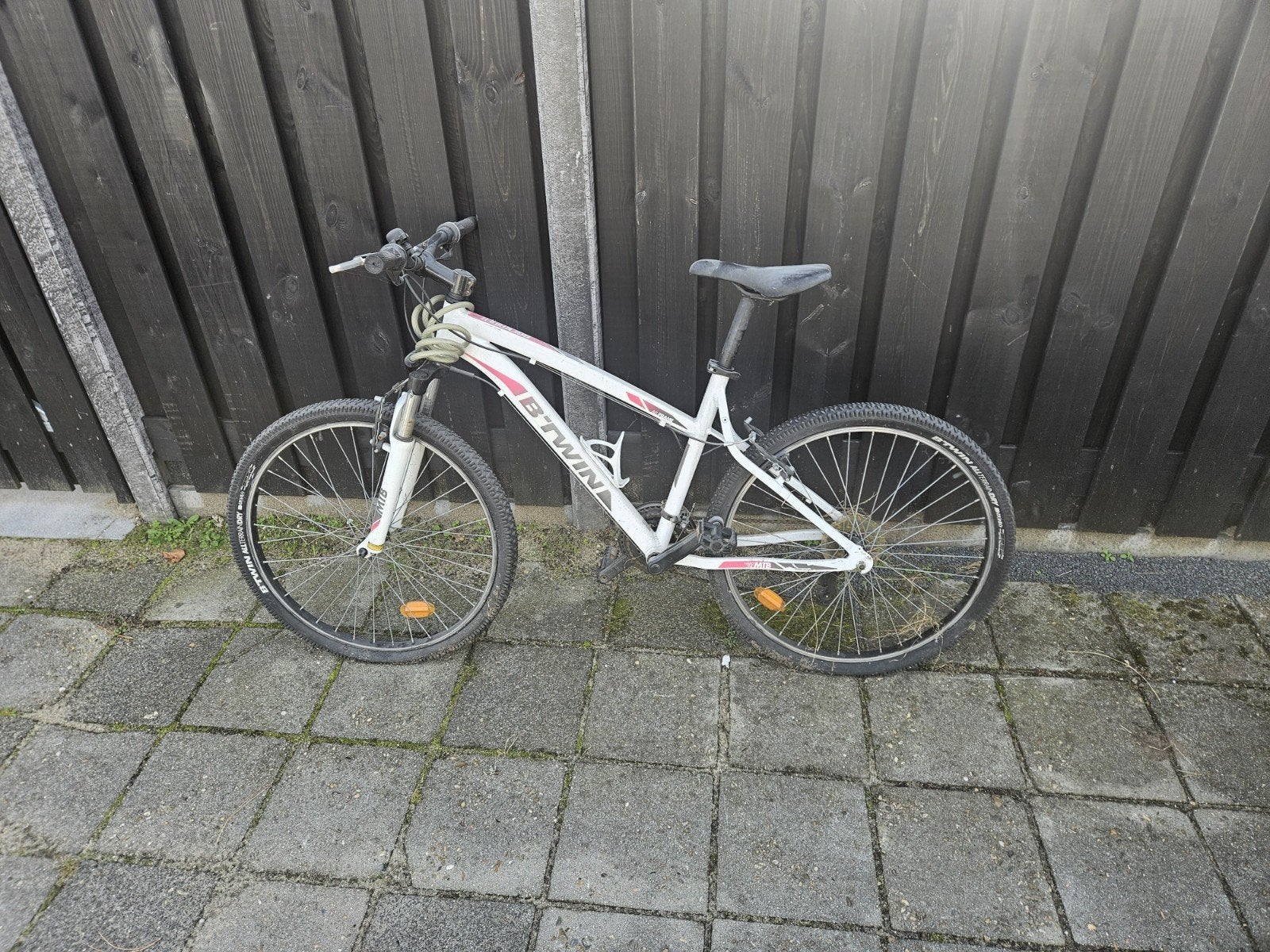 Decathlon B'Twin Fiets - Onderhoud nodig, Fietsen en Brommers, Gebruikt, 26 inch, Velgrem, Ophalen
