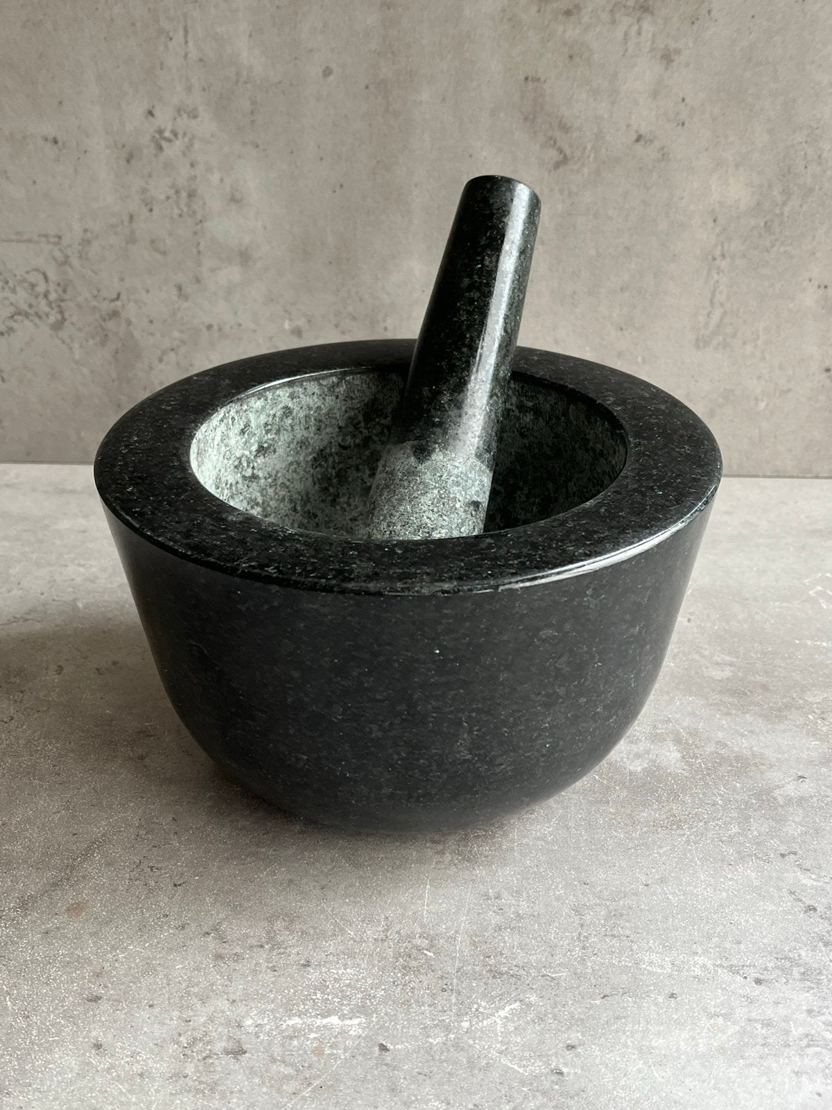 Granieten vijzel met stamper - Zwart, Overige typen, Nieuw, Ophalen of Verzenden, Zwart
