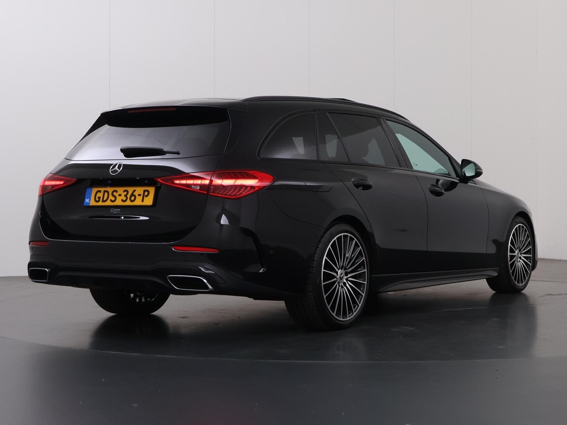 Mercedes-Benz C-klasse Estate 180 AMG Line | Massage | Panor, 4 cilinders, Zwart, Origineel Nederlands, C-Klasse