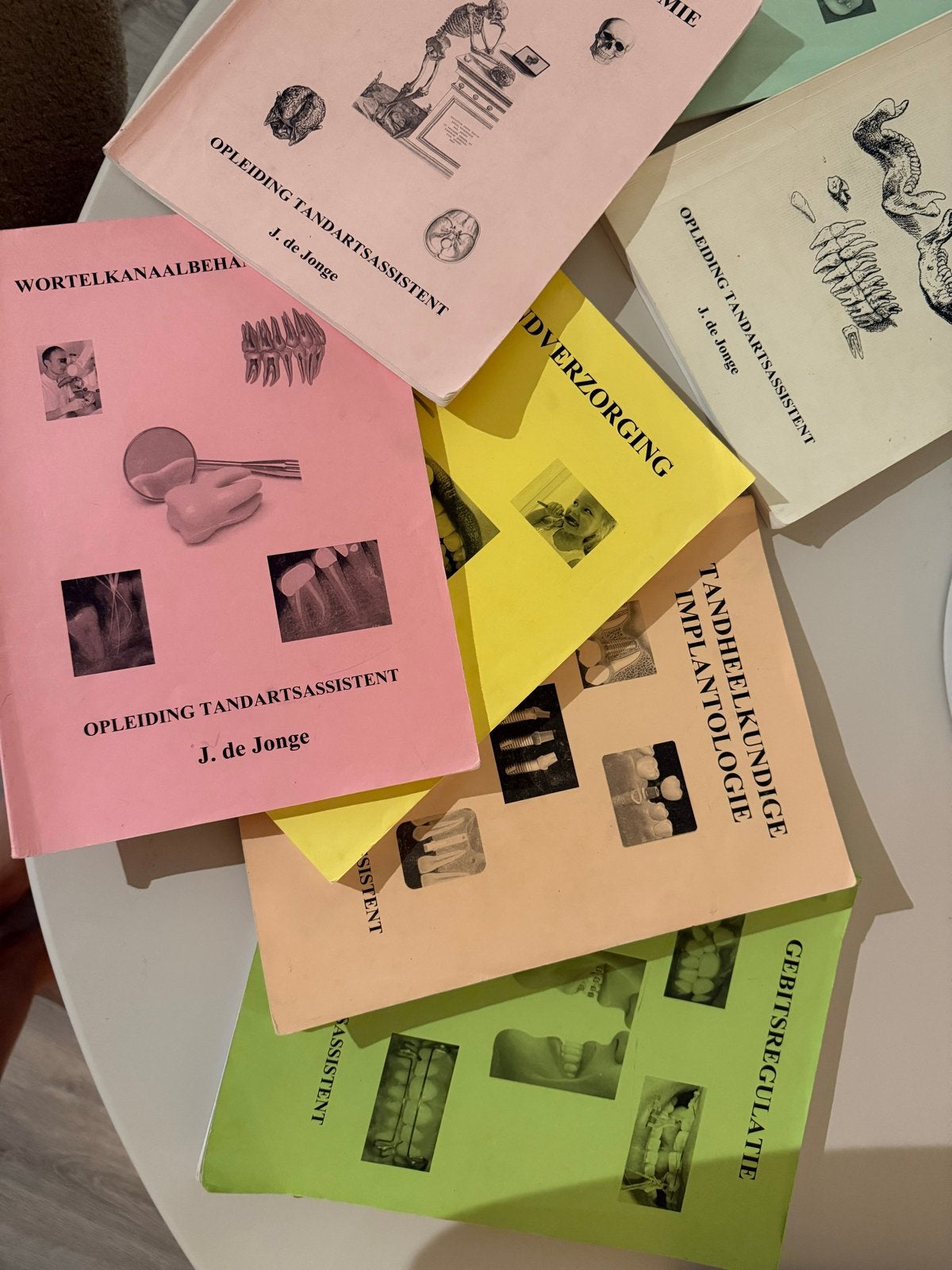 Boekenpakket Opleiding Tandartsassistent (J. de Jonge), Boeken, Ophalen, Beta, Gelezen, MBO