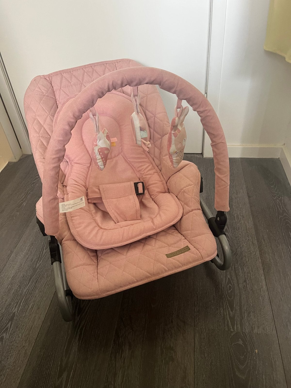 Little Dutch wipstoel roze met speelboog, Ophalen, Zo goed als nieuw