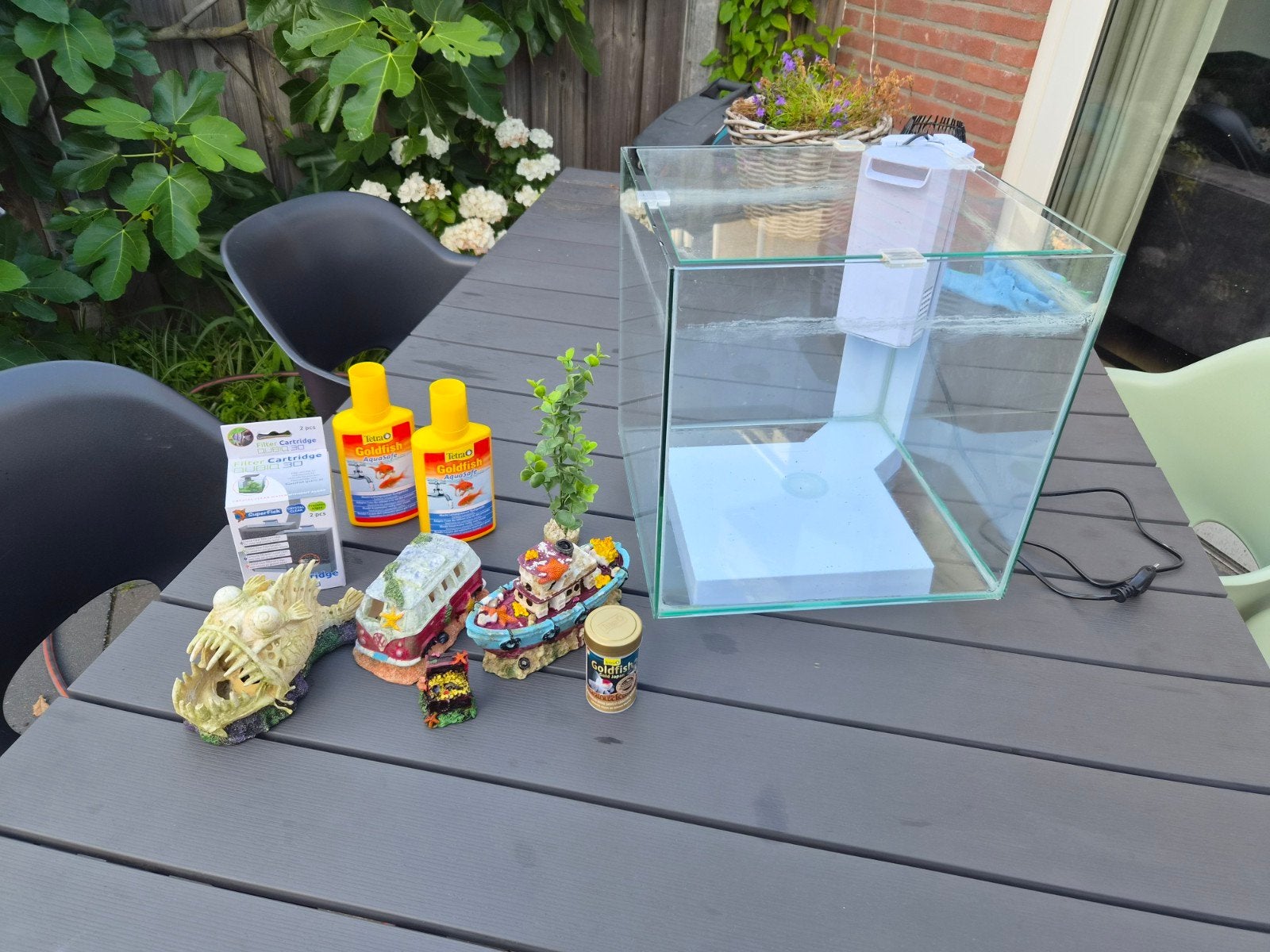Qubiq 30 aquarium met accessoires, Dieren en Toebehoren, Ophalen, Inclusief deksel, Gebruikt, Leeg aquarium