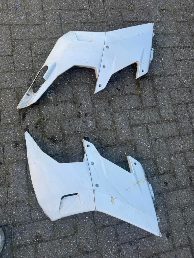 Zij schermen / kuipen Derbi gpr 50 /125, Ophalen of Verzenden, Uitlaat