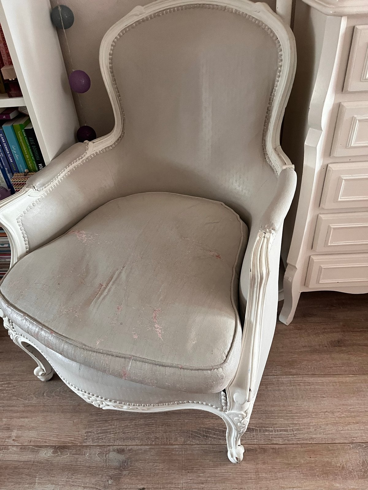 Antieke fauteuil in Lodewijk XVI-stijl, Ophalen