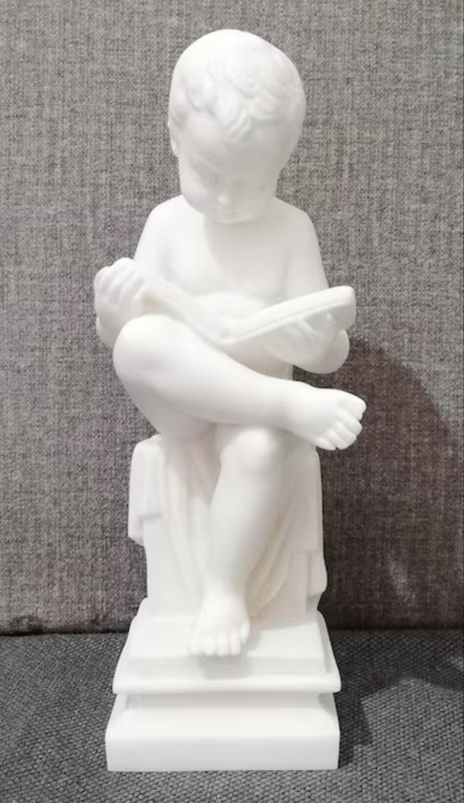 Klassiek Grieks beeldje van een lezend kind, Antiek en Kunst, Minder dan 20 cm, Ophalen of Verzenden, Beeld, Man