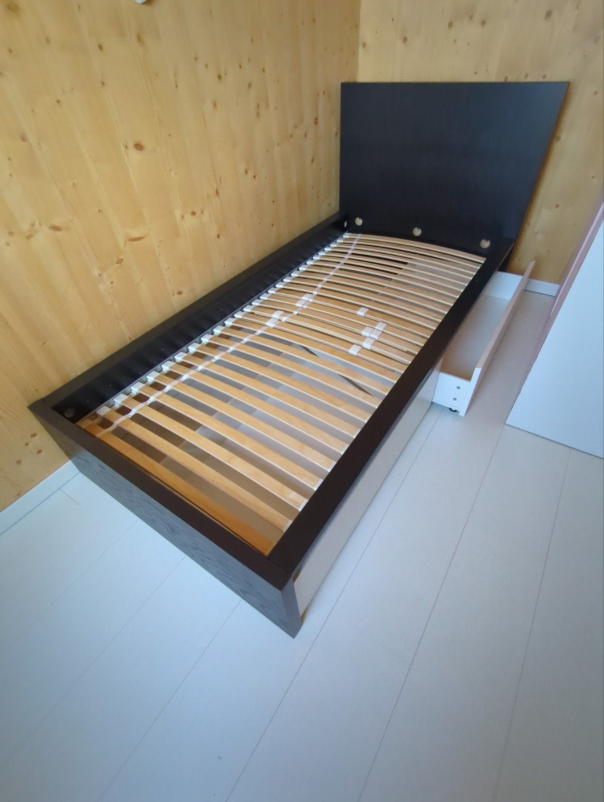 IKEA MALM Bed 90x200 met 2 laden, Ophalen, 90 cm, Eenpersoons, Zo goed als nieuw