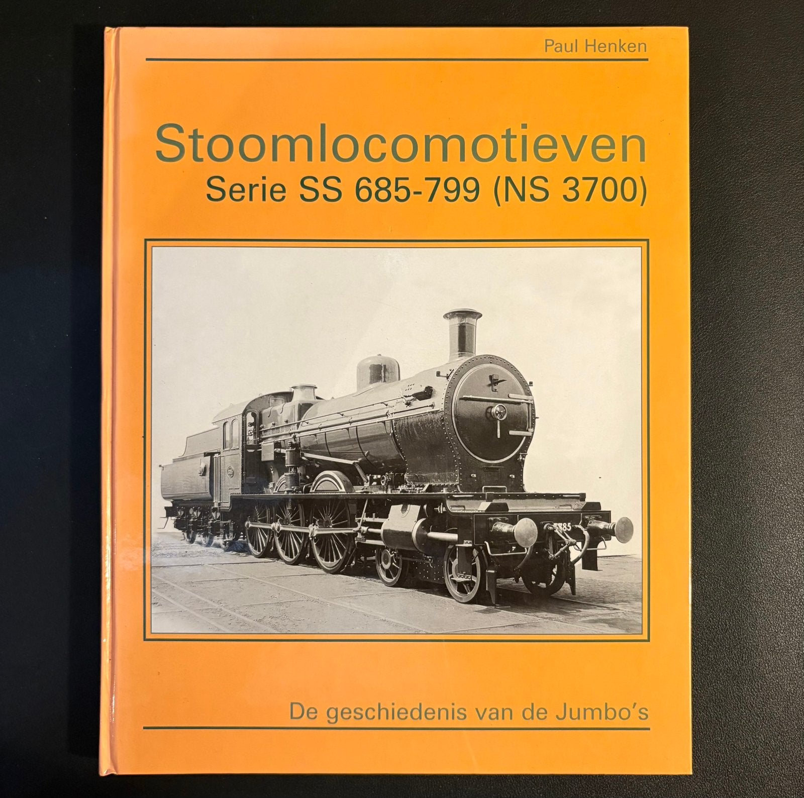 Stoomlocomotieven serie SS 685-799 (NS 3700) (2001), Verzamelen, Ophalen of Verzenden, Zo goed als nieuw, Trein, Boek of Tijdschrift