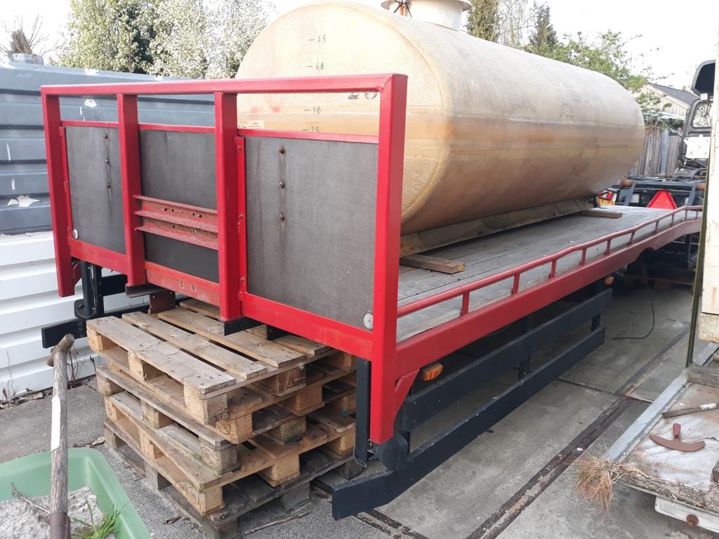 Robuuste Laadbak met Watertank - Ideaal voor Transport, Ophalen, Gebruikt, Voor, Spatbord