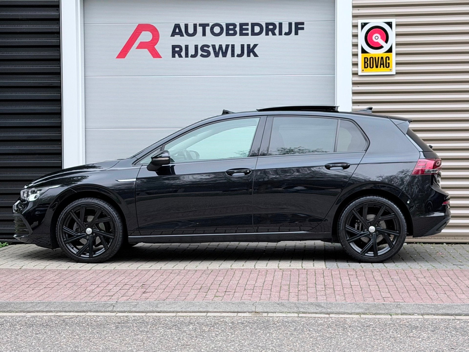 Volkswagen Golf 1.5 eTSI R-Line Pano/Memory/HuD, Auto's, Dealer onderhouden, Euro 6, 4 cilinders, 150 pk