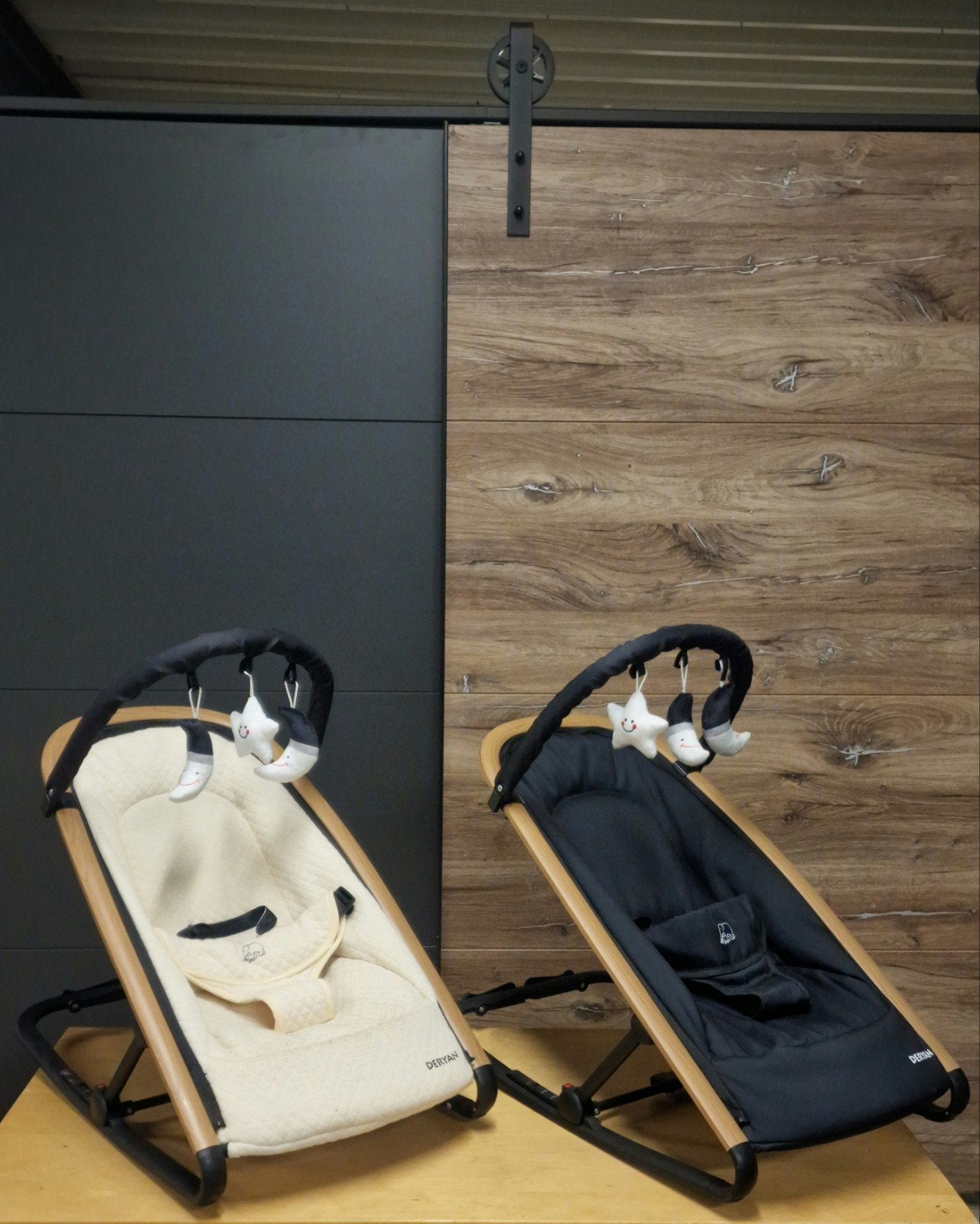 Rocker Deryan Wipstoel Grijs Zwart Creme - Outlet, Kinderen en Baby's, Wipstoeltjes, Gebruikt, Verstelbaar, Wipstoel, Ophalen