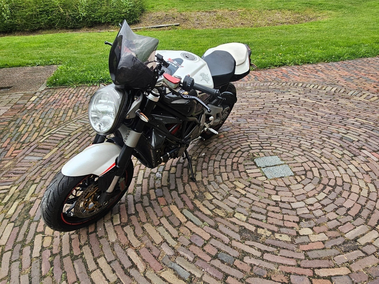 MV Agusta Brutale 1078RR - Krachtige Naked Bike, Sportuitlaat, Occasion, 4 cilinders, Motorrijbewijs A
