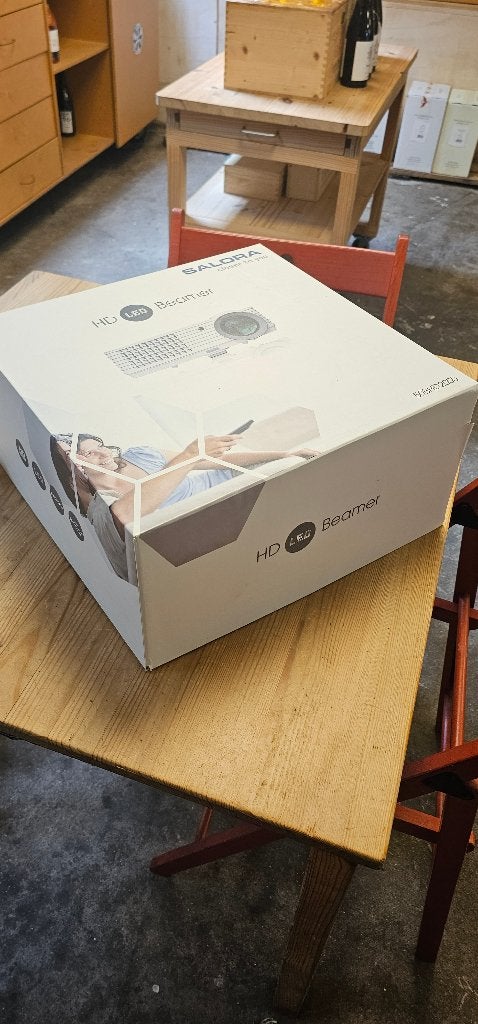 Salora 50BHD2000 - Beamer - LED - HDMI, Audio, Tv en Foto, Beamers, Ophalen, Zo goed als nieuw, LED, Salora